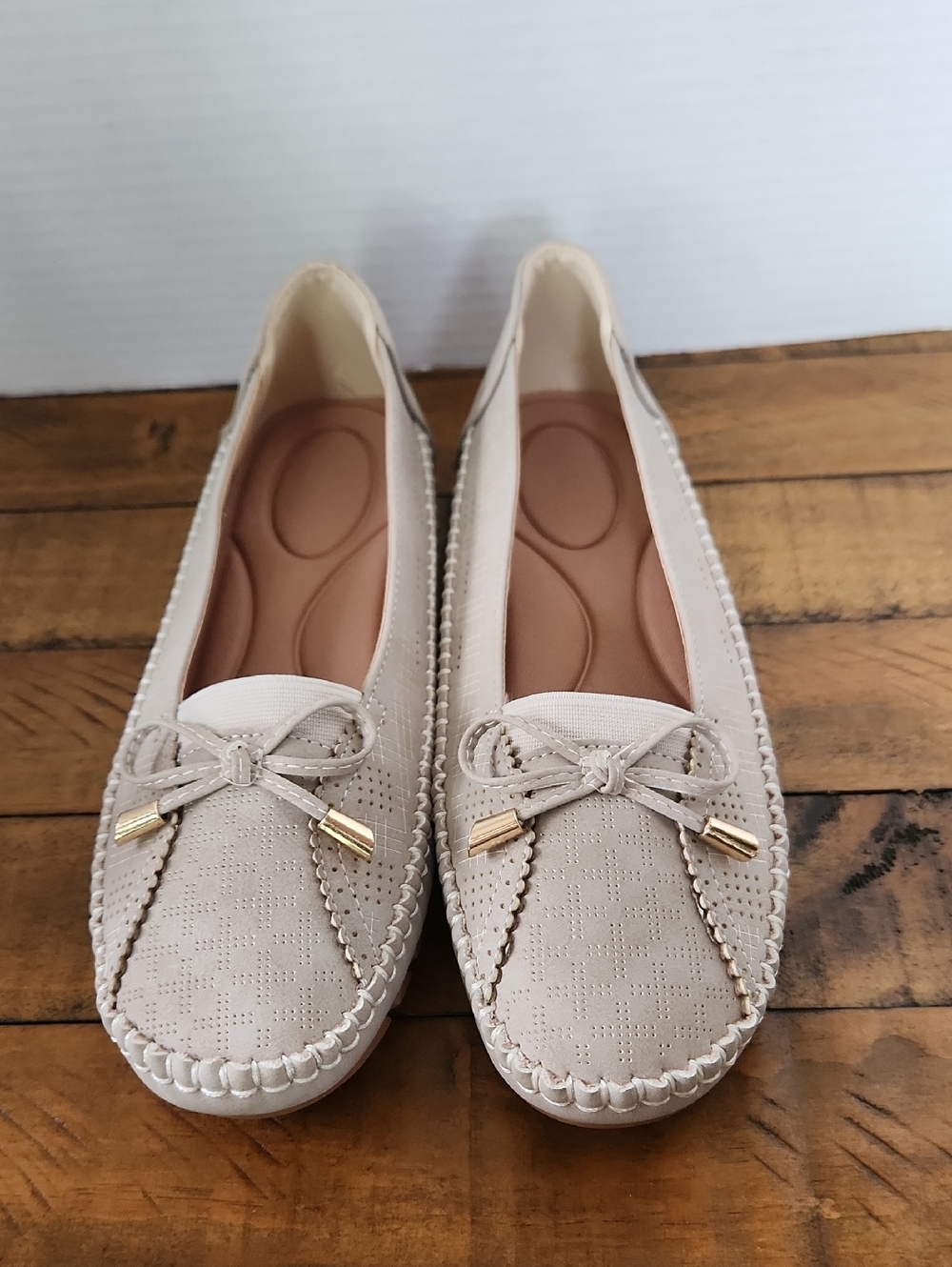 Women's Beige Bow-Trim Moccasin Like Loafers Size CN39